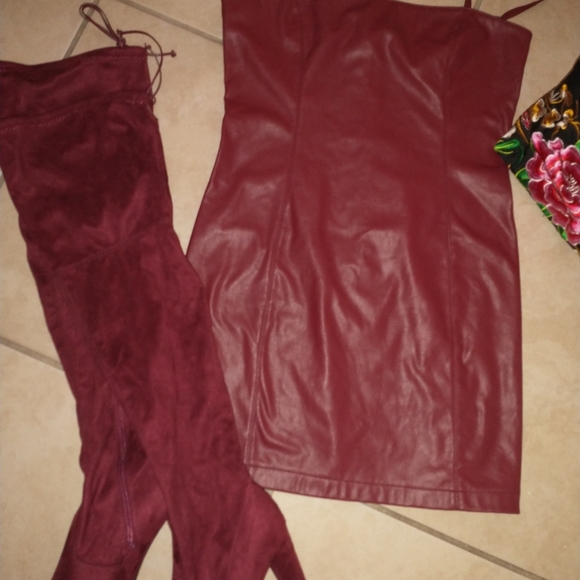 Forever 21 Dress 26* long  Chest 32" Zipps Half way down back. Has some stretch. - Picture 5 of 5